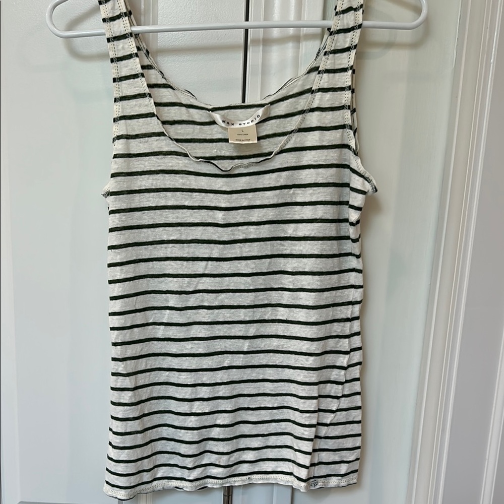 Max Studio White and Blue Fitted Sleeveless Tank Top